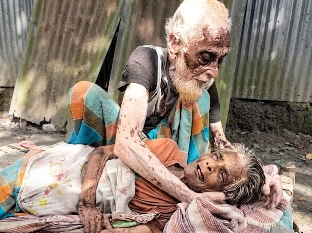 ‘আল্লাহ, আমাকে খাবার দাও’, সেই সাজু শেখের স্ত্রী মারা গেছেন